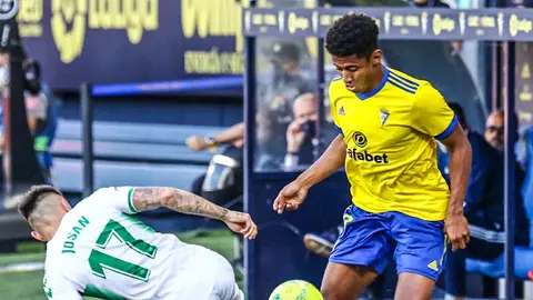 Choco Lozano en el el C&aacute;diz CF - Elche