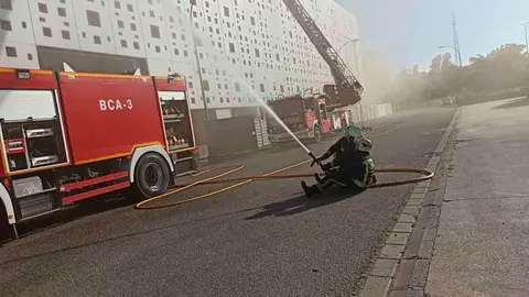 Bomberos actuando en el Parque Joyero en C&oacute;rdoba