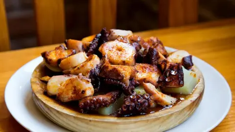 Una raci&oacute;n de pulpo