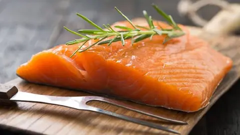 Salm&oacute;n ahumado marinado