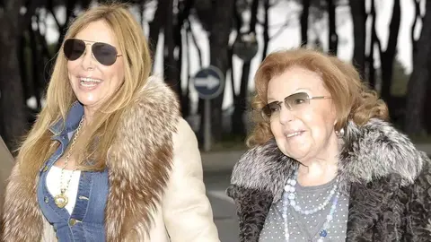 Ana Obreg&oacute;n junto a su madre Ana Mar&iacute;a Obreg&oacute;n