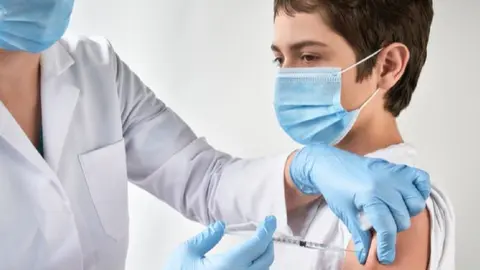 Vacunaci&oacute;n a adolescentes