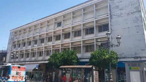 El antiguo edificio del IARA de la plaza Esteve de Jerez se convertir&aacute; en apartamentos tur&iacute;sticos y una terraza