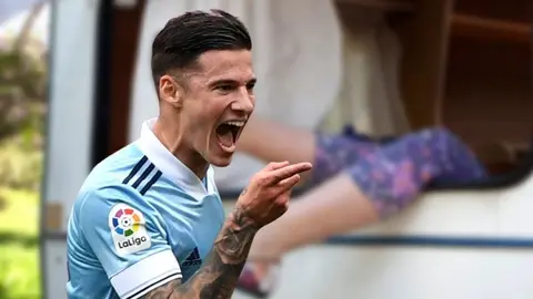 Santi Mina se enfrentaa 8 a&ntilde;os de prisi&oacute;n tras ser acusado de agresi&oacute;n sexual a una chica en Almer&iacute;a en el interior de una caravana