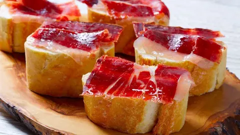 Jam&oacute;n ib&eacute;rico con pan