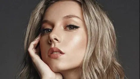 Ester Exp&oacute;sito