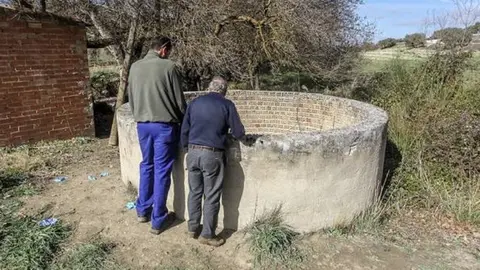 Un trabajador ha muerto tras caerse a un pozo