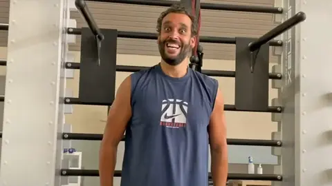 Jes&uacute;s Candel 'Spiriman' se graba para Youtube mientras lucha contra el c&aacute;ncer