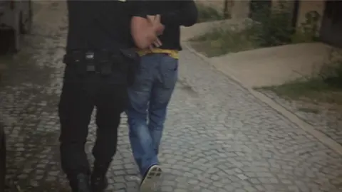 Sucesos Un ultra de f&uacute;tbol cobra deudas en Sevilla, Huelva y C&aacute;diz