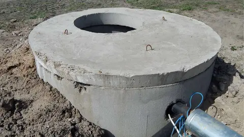 Sucesos Huelva Bomberos rescatan a un hombre en Almonte en un pozo