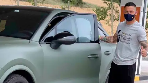 Chimy Avila con la camiseta de Santiago Abascal