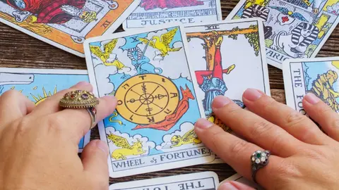 El mejor tarot 806 con tarotistas de experiencia