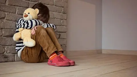 Un ni&ntilde;o de 4 a&ntilde;os ha sufrido cortes en los genitales como castigo