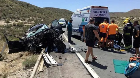 Fallece un hombre y evac&uacute;an en helic&oacute;ptero a una mujer tras un accidente de coche en Carboneras (Almer&iacute;a)