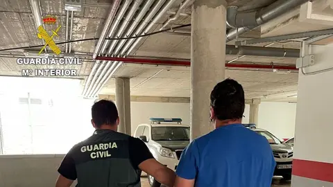 Un hombre fing&iacute;a ser religioso para estafar a parroquias