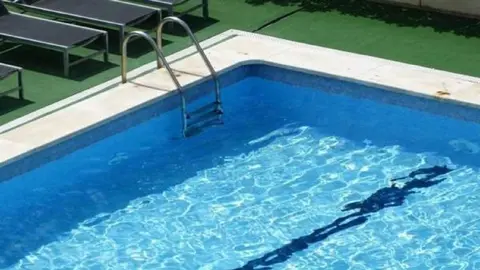 Un anciano ha muerto tras caer a una piscina en Albox