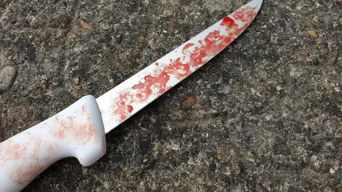 Una menor apu&ntilde;ala a su padre en Alicante