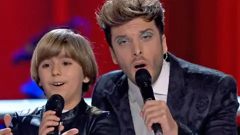 Blas Cant&oacute; explota tras ser insultado por maquillarse en la Voz Kids y se l&iacute;a en redes
