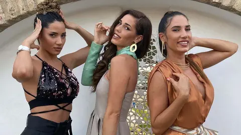 India Mart&iacute;nez y sus hermanas