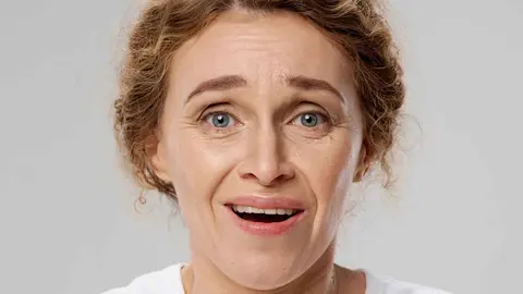 As&iacute; es c&oacute;mo aparecen&nbsp;las arrugas, y esta es la forma de evitarlas