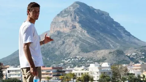 El surfista &Oacute;scar Serra ha muerto en M&eacute;xico