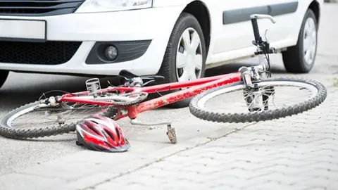 Un conductor ha atropellado a un ciclista y se ha dado a la fuga en Granada
