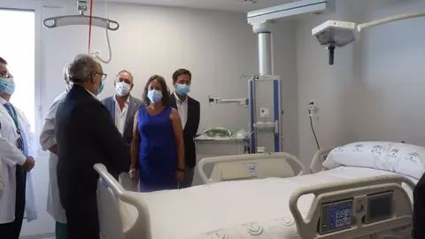 Inauguraci&oacute;n del nuevo espacio para camas en la UCI del hospital de Poniente en Almer&iacute;a