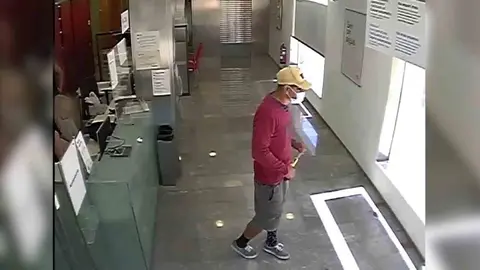 Un hombre ha atracado cinco bancos en un mes