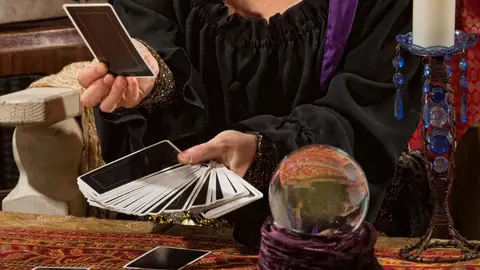 El tarot 806 bueno y fiable que m&aacute;s acierta