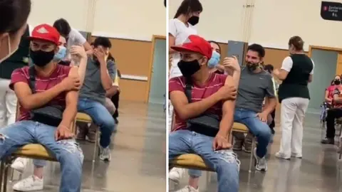 Reacci&oacute;n viral de un joven al ponerse la vacuna ante el Coronavirus