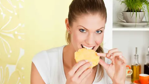 Comer pi&ntilde;a, entre los trucos para perder peso con urgencia y r&aacute;pidamente