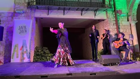 Las guitarras de Jos&eacute; Rojo y Laura Gonz&aacute;lez ponen el broche de oro a las II Veladas Flamencas 'Ja&eacute;n Aut&eacute;ntica'