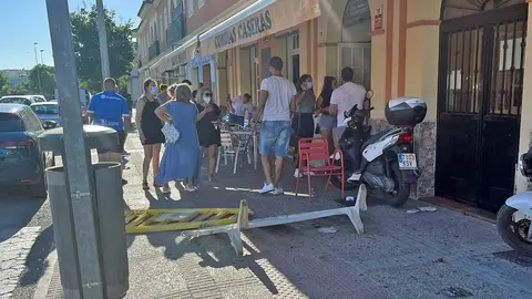 Aficionados del Xerez CD y del San Fernando CD se l&iacute;an en Jerez a sillazos y a pedradas - 2