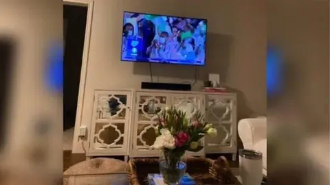 Captura de pantalla de la foto enviada por el novio de la chica