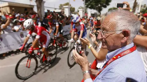 Almer&iacute;a recibe a La Vuelta con la "etapa reina" de la competici&oacute;n en el Alto de Velefique