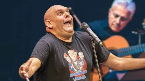 El Comandante Lara fue una vez Luis del Pajote en la capital de Malta