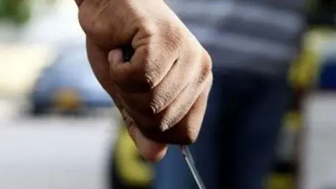 Un individuo ha robado un m&oacute;vil a un menor a punta de navaja