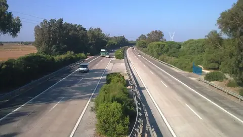 La autopista que une Sevilla y C&aacute;diz