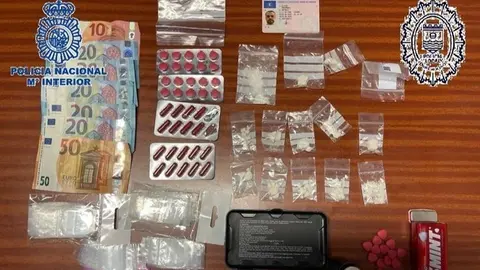 Drogas y dinero incautado al vendedor de drogas de Torremolinos (M&aacute;laga)