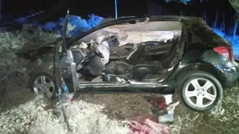 Un hombre de 60 a&ntilde;os se estrella contra un &aacute;rbol en Las Amoladeras