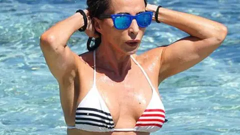 Mar&iacute;a Pati&ntilde;o incendia Instagram con su posado en bikini a lo "vigilantes de la playa"