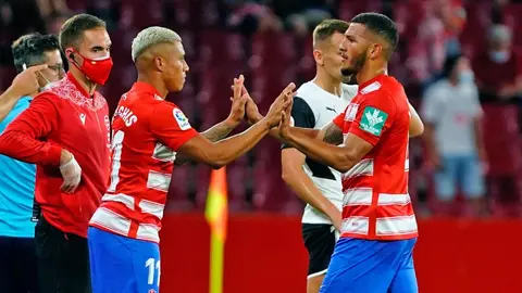 Entra Darwin Machis y sale Luis Suarez en el Granada CF - Valencia CF