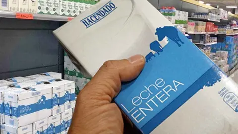 Mercadona sube el precio de la leche en apoyo a los ganaderos espa&ntilde;oles