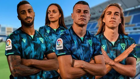 El C&aacute;diz CF presenta junto a Macron su segunda equipaci&oacute;n para la 21-22