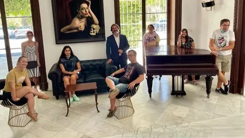 Universo Santi colabora en 'Historias de sonrisas' con cursos de alta cocina para siete personas con discapacidad