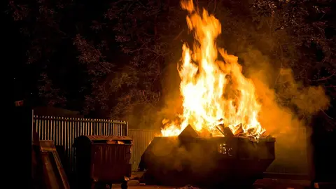 Un hombre ha quemado ocho contenedores en Algeciras