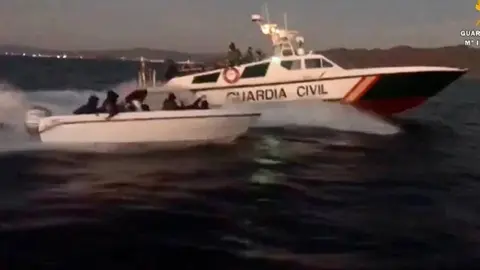 La patera en la que navegaban las 15 personas