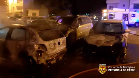 Incendio de veh&iacute;culos en Algeciras (C&aacute;diz)