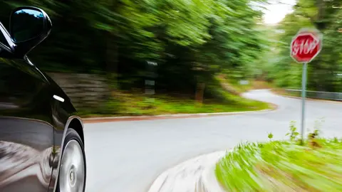 Dos personas han sido detenidas por conducir sin carn&eacute; en Granada