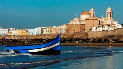 Una nueva patera ha sido rescatada en aguas de C&aacute;diz